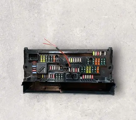 BMW 5 F10 F11 Fuse module 1670487 GF10GM20