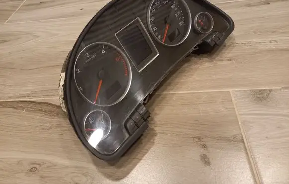 Audi A4 S4 B7 8E 8H Speedometer (instrument cluster) 8E0920901H