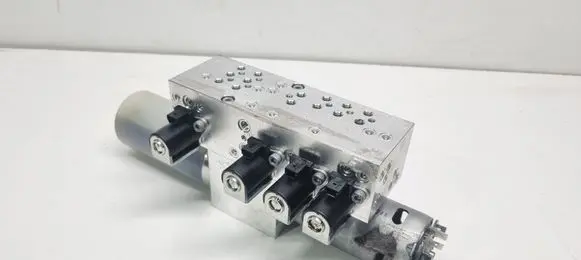 Mercedes-Benz SL R231 Tailgate hydraulic pump motor A2318050124