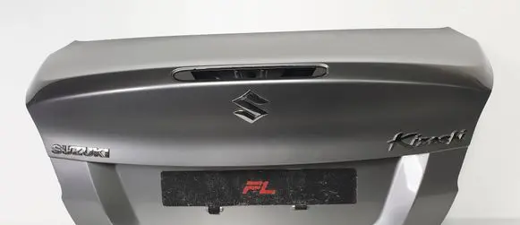Suzuki Kizashi Truck tailgate 