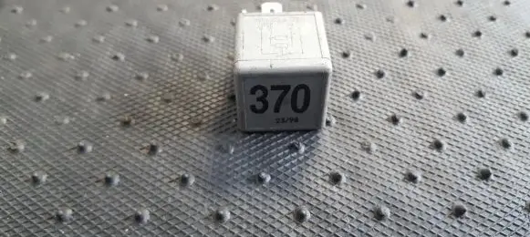 Audi A6 S6 C5 4B Other relay 8D0951253 V23134-J52-X300