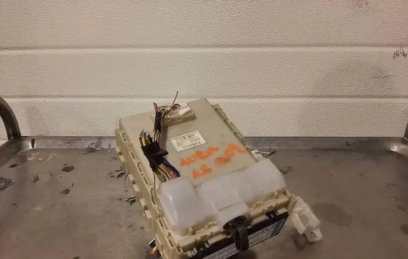 Toyota Auris 150 Fuse box set 8273002150A 02118G02