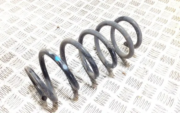Toyota Auris E180 Rear coil spring