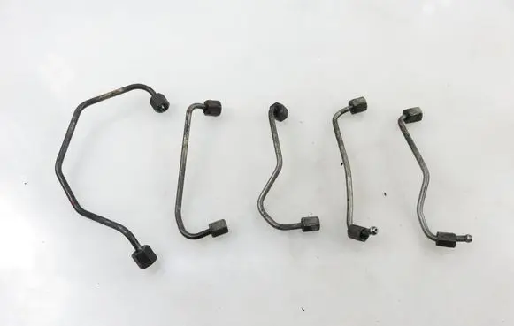 KIA Sorento Fuel injector supply line/pipe 