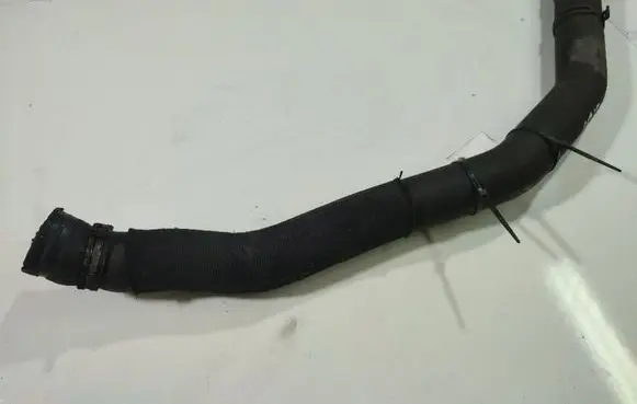 Mercedes-Benz B W245 Engine coolant pipe/hose