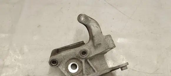 Volvo XC90 Engine mounting bracket 31430490 0379 90180120