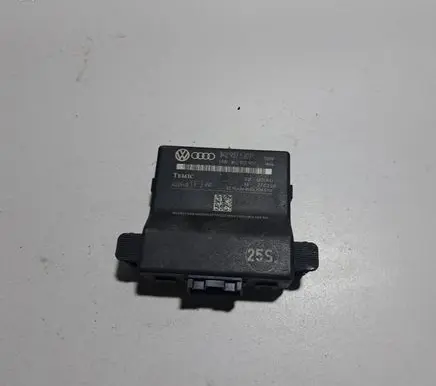 Volkswagen Golf VI Gateway control module 1K0907530P 1K0907951
