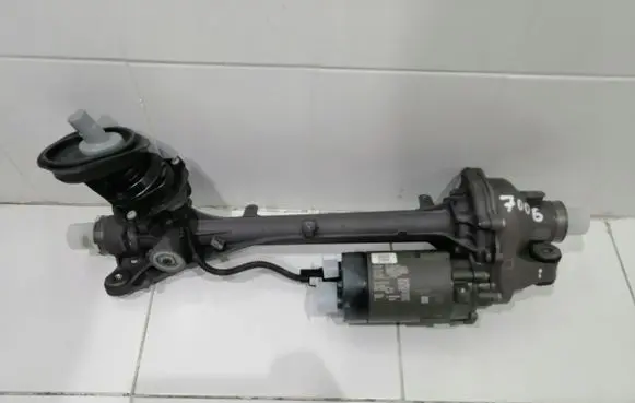 Volkswagen Golf VII Steering rack mounting bracket 