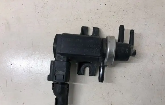 Volkswagen Sharan Turbo solenoid valve 1J0906627