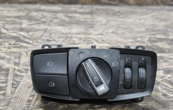 BMW 2 F46 Light switch 931172904