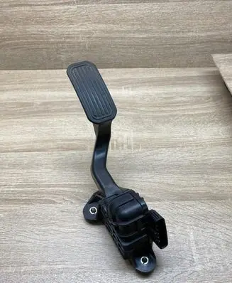 Toyota Prius (NHW20) Accelerator throttle pedal 7812047050 1988003200
