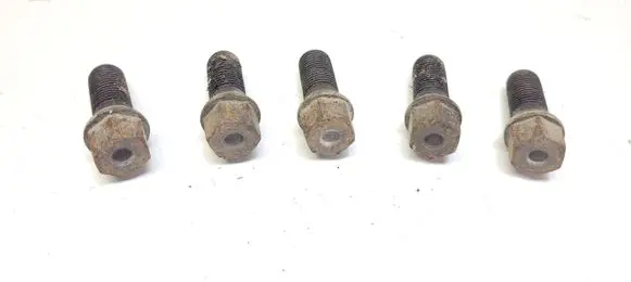 Volkswagen PASSAT B5.5 Nuts/bolts 