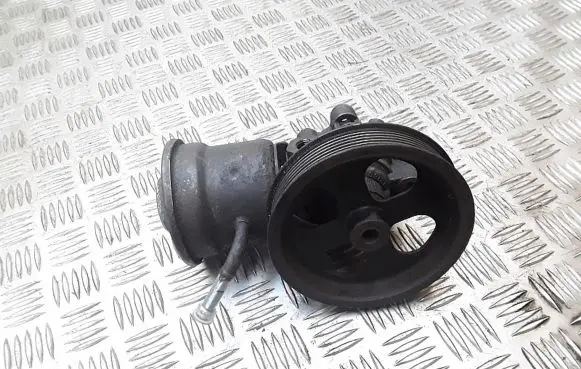 Toyota Avensis T250 Power steering pump