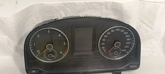 Volkswagen Caddy Speedometer (instrument cluster) 2K0920865A 1119017159