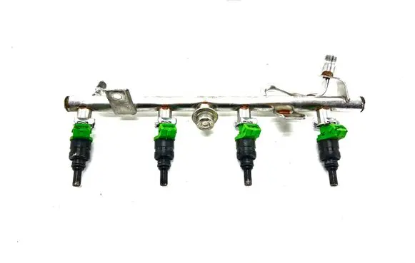 Mercedes-Benz C W203 Fuel main line pipe A2720780092 2710780549 111605