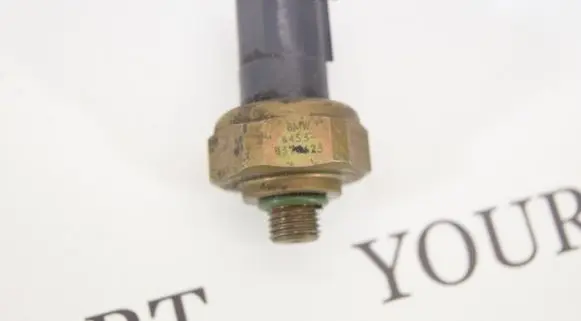 BMW 5 E60 E61 Air conditioning (A/C) pressure sensor 8370623
