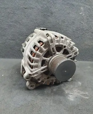 Audi A6 C7 Generator/alternator 04L903017C