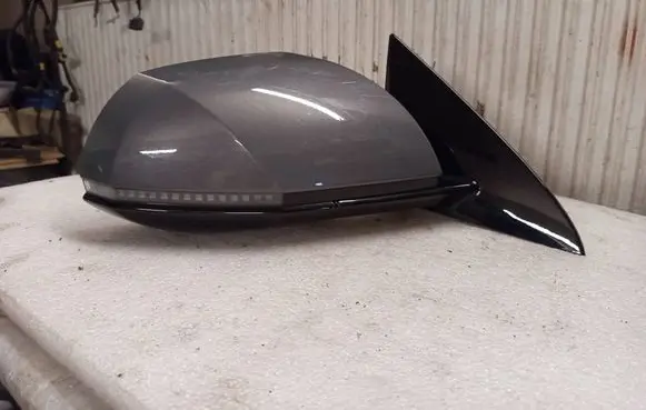 Hyundai Ioniq 5 Front door electric wing mirror E30410013