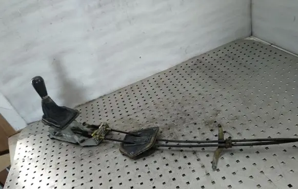 Toyota Avensis T220 Gear shifter/selector