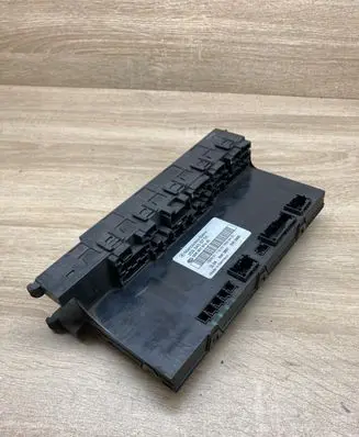 Mercedes-Benz C W203 Central body control module 2035450701