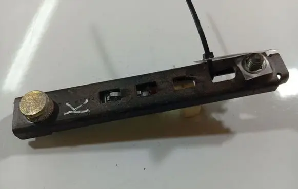 Renault Scenic II - Grand scenic II Seat belt adjustment rail 