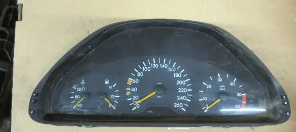 Mercedes-Benz E W210 Speedometer (instrument cluster) 2105403348