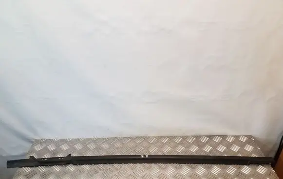 Front door glass trim molding