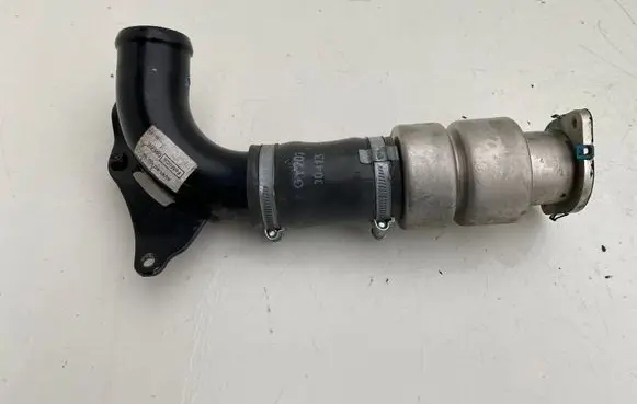 Volvo V40 Intercooler hose/pipe AV616C750AC