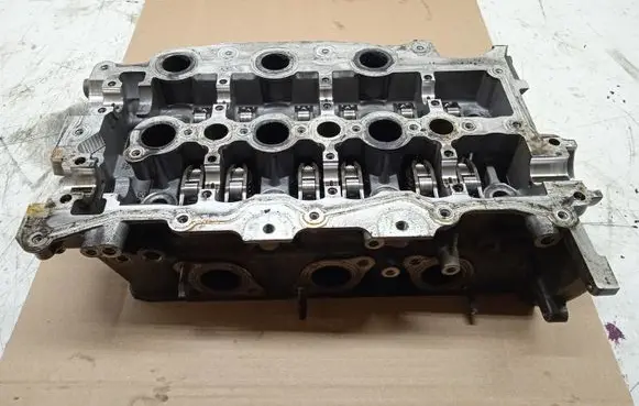 Peugeot 607 Engine head 4R8Q6090