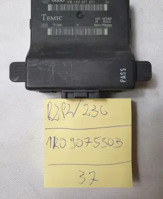 Audi A3 S3 8P Gateway control module 1K0907530B