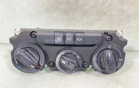 Audi A3 S3 8P Climate control unit 3c2820045a
