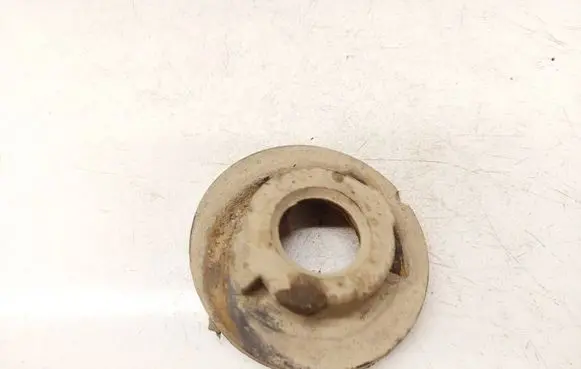 Skoda Octavia Mk2 (1Z) Front coil spring rubber mount 1K0512297D