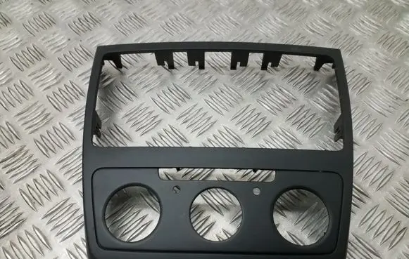 Skoda Yeti (5L) Radio/GPS head unit trim 5L08580699G