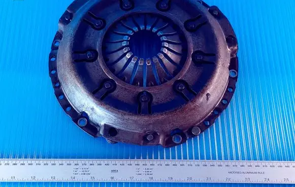 Volkswagen PASSAT B5 Pressure plate 059141117R 059141117