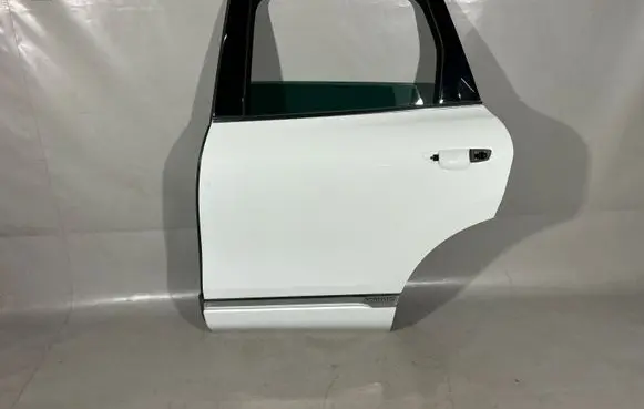Volkswagen Touareg II Rear door 7P0833311