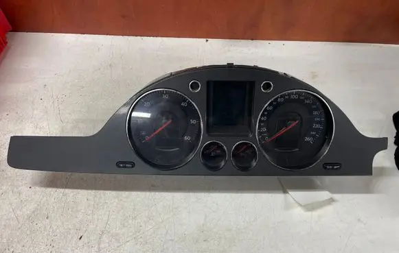 Volkswagen PASSAT B6 Speedometer (instrument cluster) A2C53194181 3200300D0