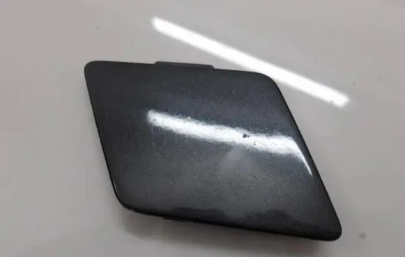 BMW 5 F10 F11 Front tow hook cap/cover 51117332838