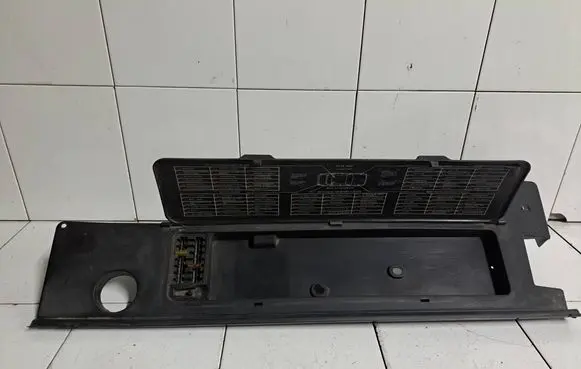 Jaguar XJ X300 Fuse box cover LNA2870AF