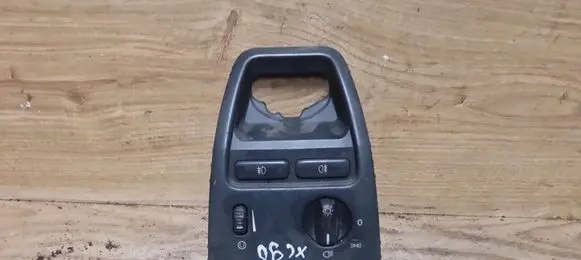 Volvo XC90 Light switch 8685450