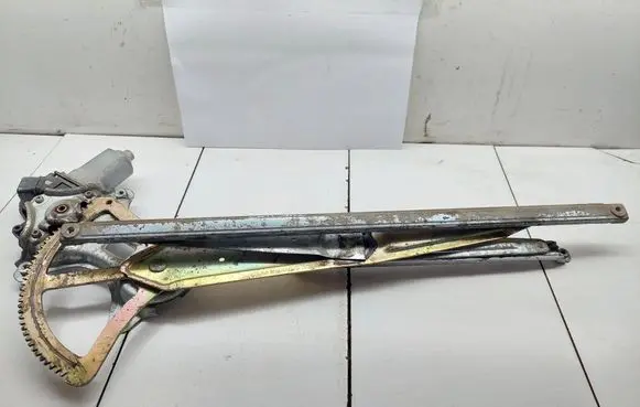 Toyota Corolla Verso E121 Front door window regulator with motor 8572052110 0620401860