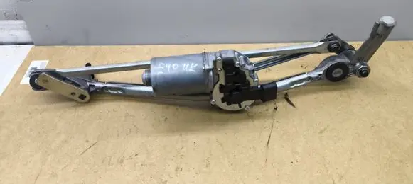 BMW 3 E90 E91 Front wiper linkage and motor 6978264