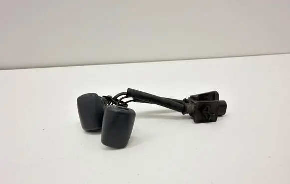 BMW 5 E60 E61 Windshield washer spray nozzle 7132969