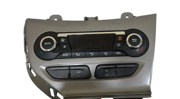 Ford Focus Climate control unit BM5T18C612CL WK3A06144