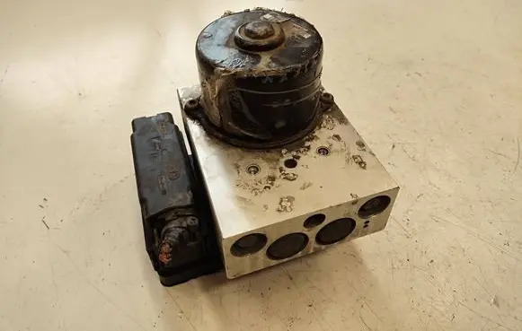 Volkswagen Transporter - Caravelle T5 ABS Pump 7H0614111G 10020403134