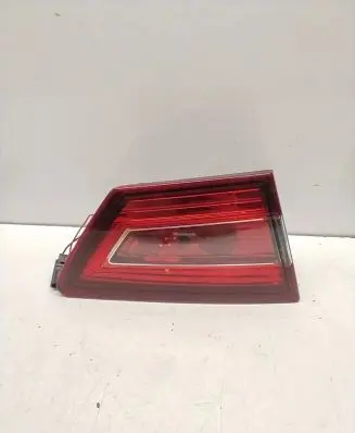 Tailgate rear/tail lights