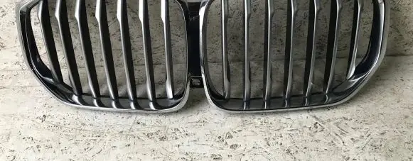 BMW X5 G05 Front bumper upper radiator grill