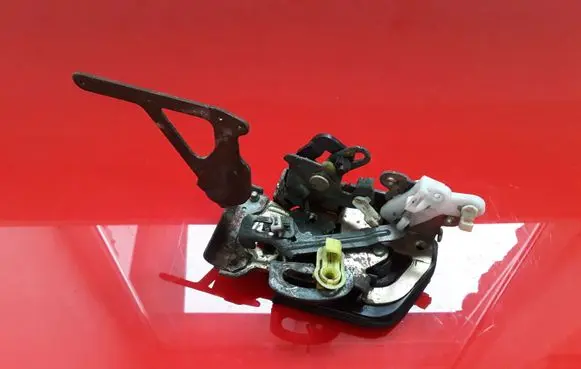 Hyundai Trajet Rear door lock NOCODE