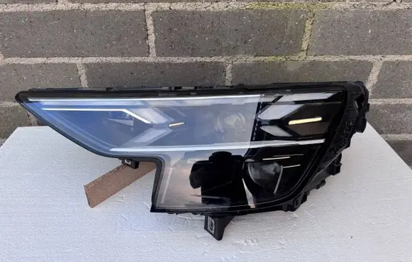 Audi Q8 Headlight/headlamp 4M8941085