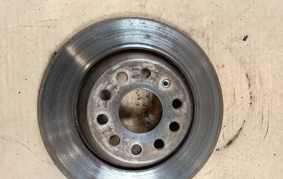 Volkswagen PASSAT B8 Rear brake disc 3Q0615601A