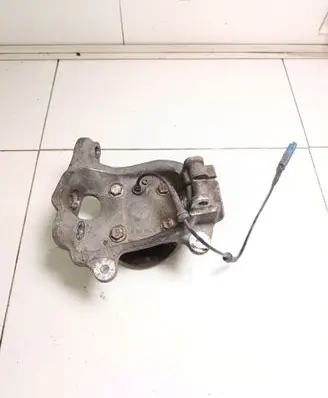 BMW 5 E60 E61 Front wheel hub spindle knuckle 6760954